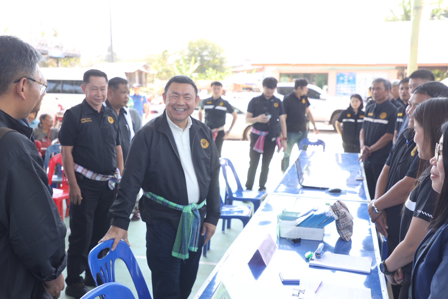 title - ชาวน้ำยืนเฮ ส.ป.ก. ขนทัพบริการถึงที่ ต.เก่าขาม ลดค่าใช้จ่าย ยื่นขอออกโฉนด - ปรึกษาปัญหากฎหมาย ครบจบในที่เดียว